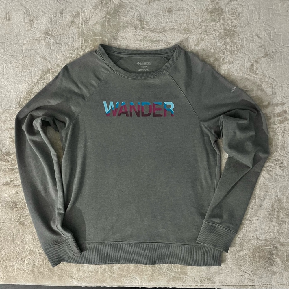 Columbia Gray Graphic Crew Neck Long Sleeve Sweater Size XS